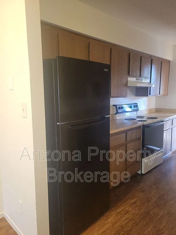 2 bed, 1.0 bath, 850 sqft, $1,249 — Photo 3