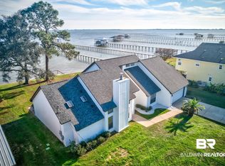 9100 Bay View Dr, Lillian, AL 36549