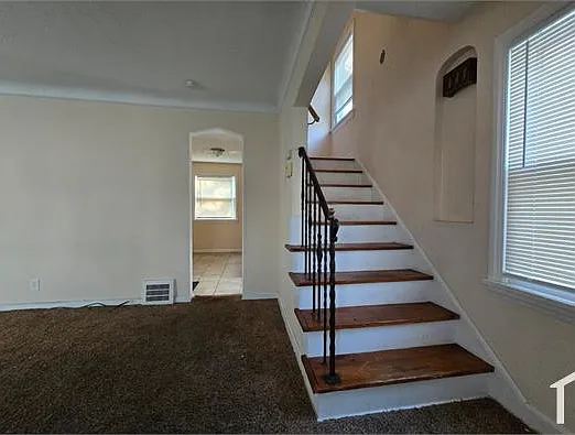 4 bed, 1152 sqft, $1,950 — Photo 2