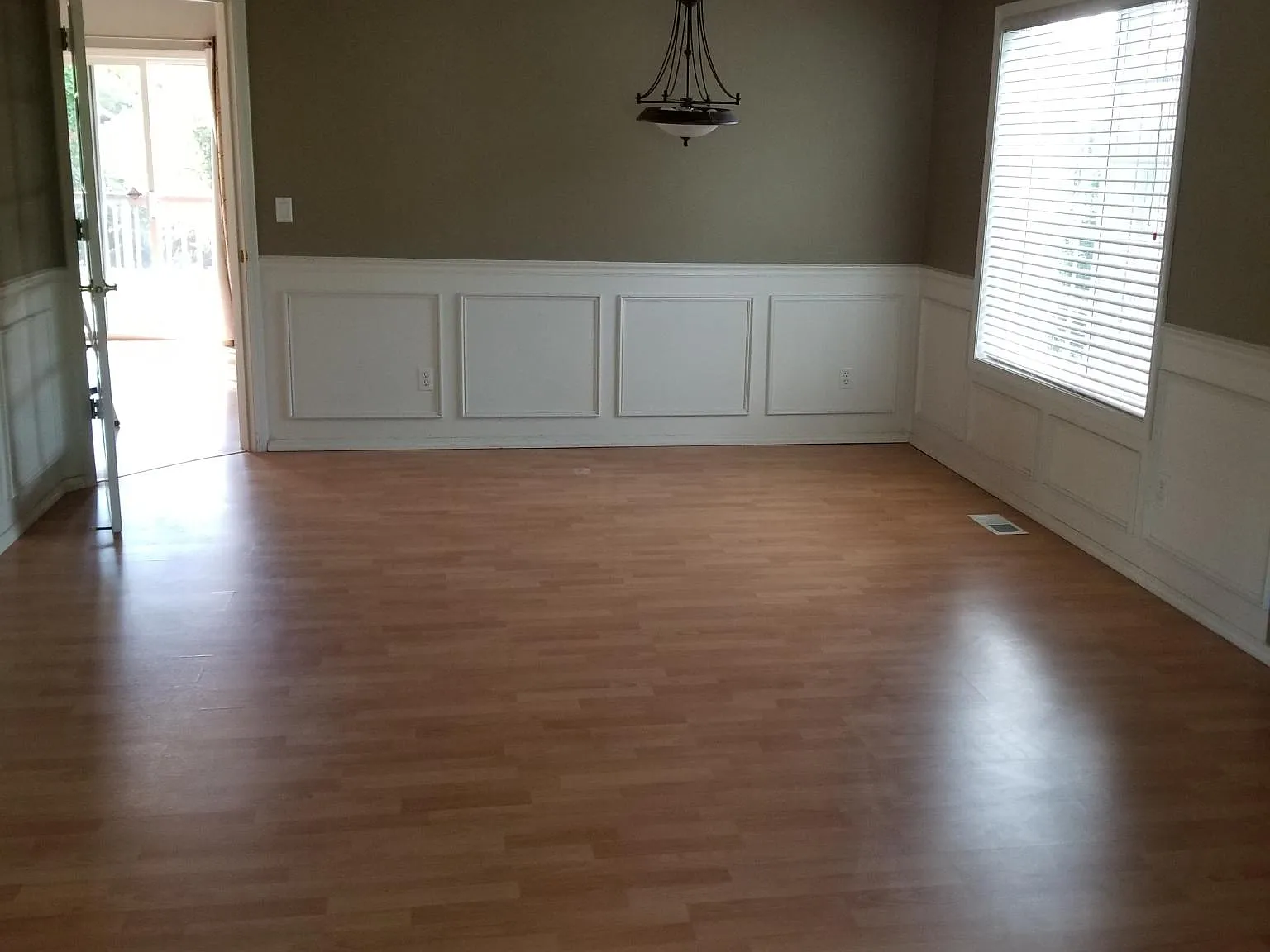 4 bed, 2.5 bath, 1993 sqft, $3,150 — Photo 4