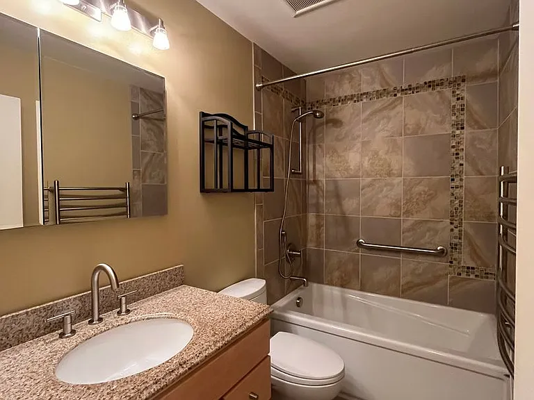 414 Boulevard St #202 — Photo 18