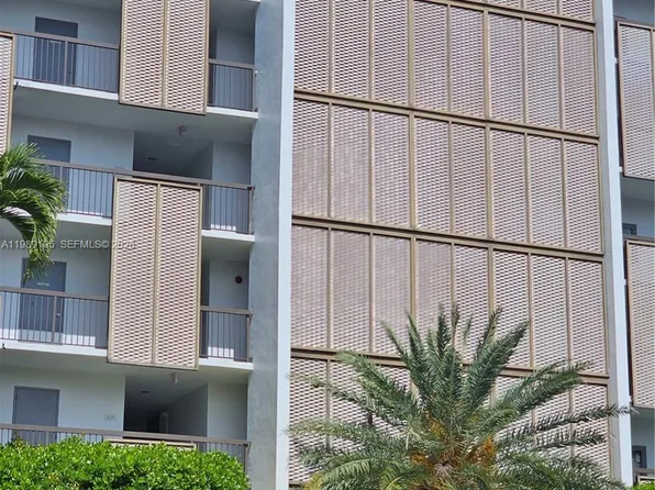 20400 W Country Club Dr APT 601, Aventura, FL 33180