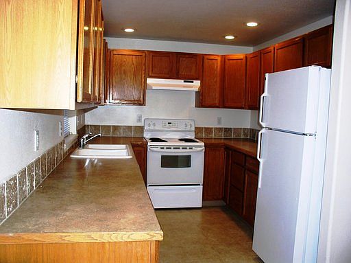 2nd image of 2652 W Bridgestone Ct