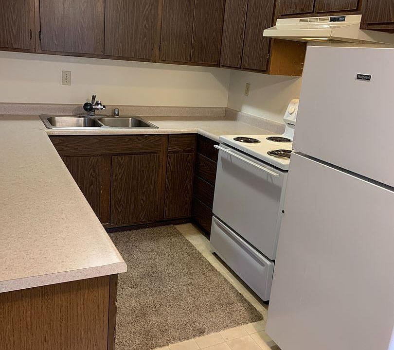 1st image of 684 E 12th St #10
