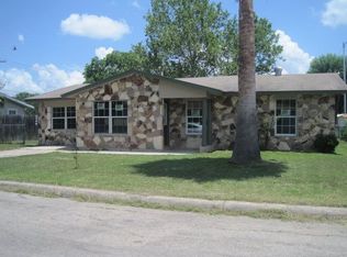 2115 Lincoln St, Seguin, TX 78155