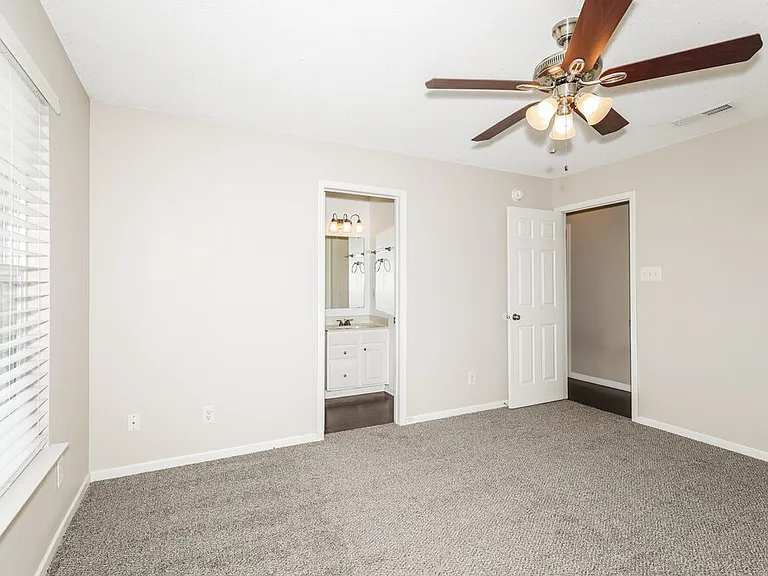 6715 Everbloom Ln — Photo 10
