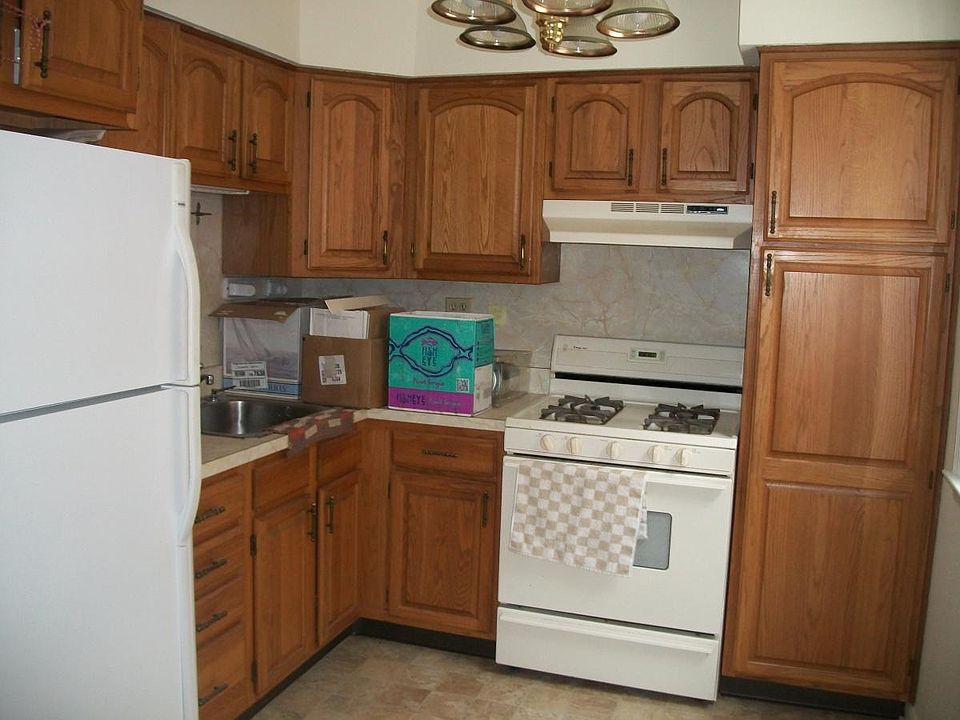 2nd image of 1217 Fuller St