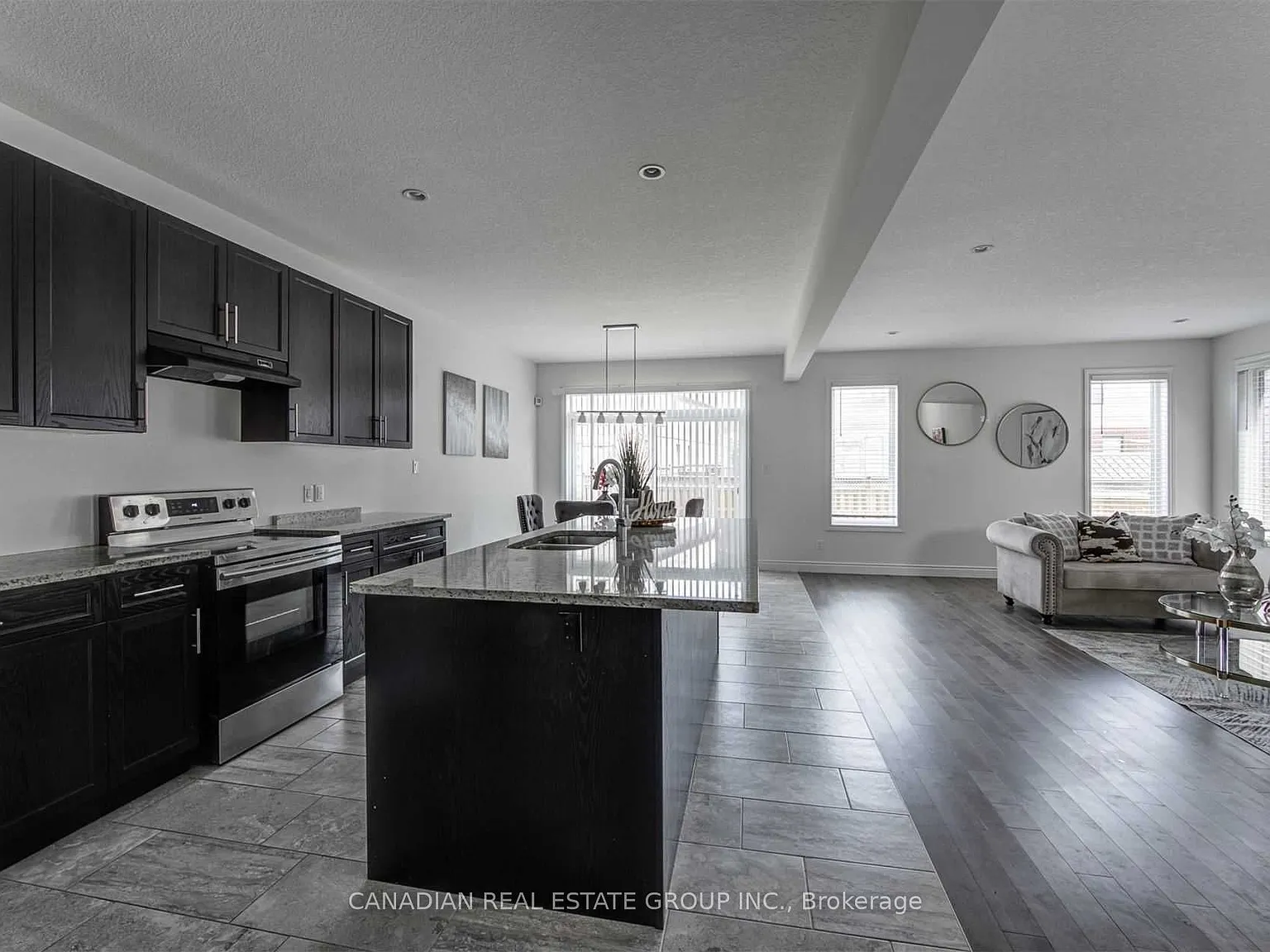 4 bed, $3,200 — Photo 4