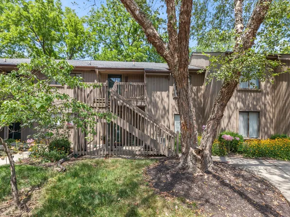 101 Lookout Ridge Dr, Columbus, IN 47201