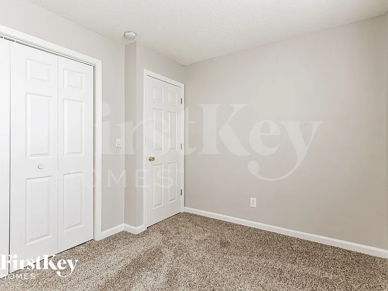 8114 Grove Berry Dr — Photo 9