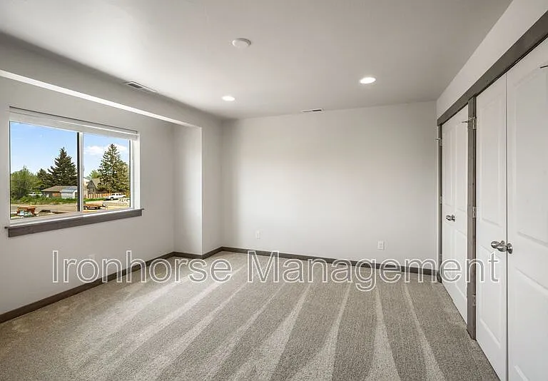 2954 W Babcock St #B — Photo 29