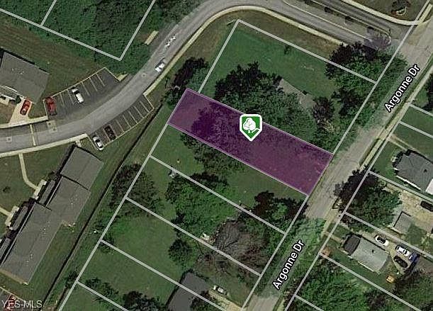 2nd image of 683 Argonne Dr