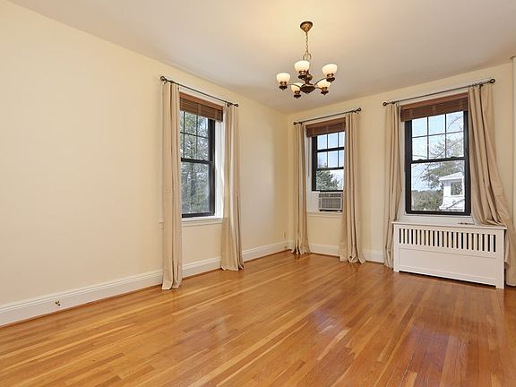 4th image of 187 Chestnut Hill Ave #15