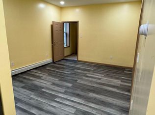 19101 Jamaica Ave, Hollis, NY 11423