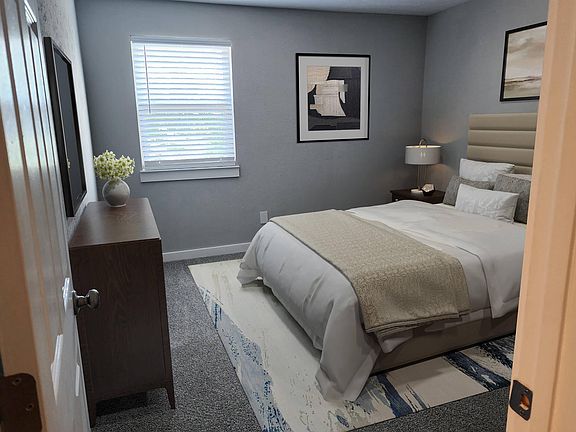 COMFORTABLE BEDROOM