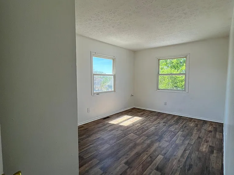 6011 Vine St #2 — Photo 4