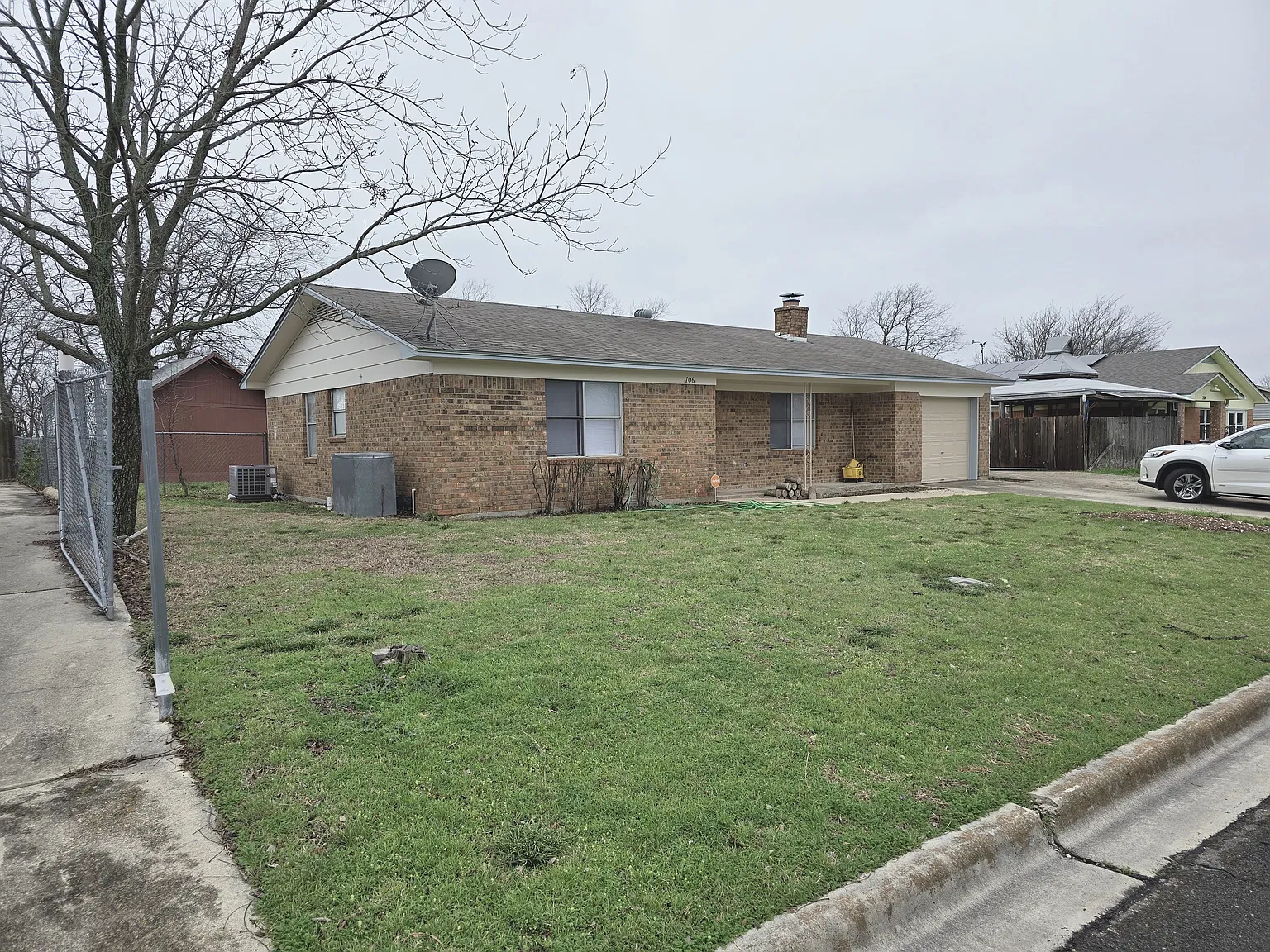 3 bed, 1026 sqft, $1,195 — Photo 2