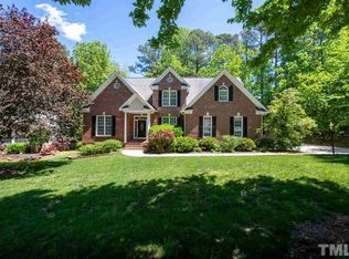 105 Creekhill Dr, Holly Springs, NC 27540