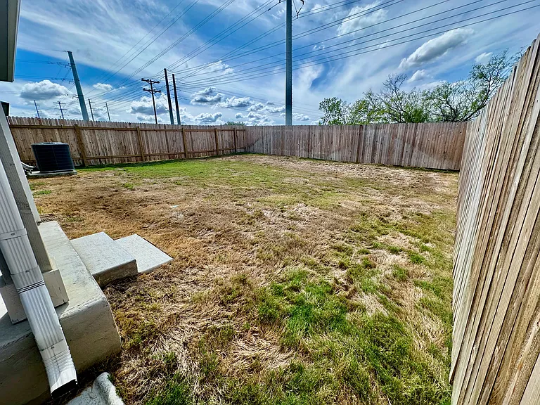 325 Wilshire Rd — Photo 29