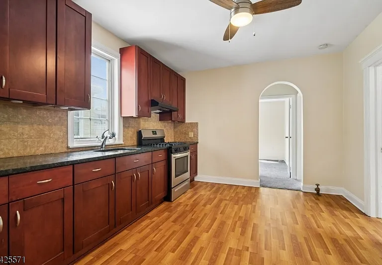 7 Beekman St #2 — Photo 1
