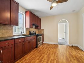 7 Beekman St, Bloomfield, NJ