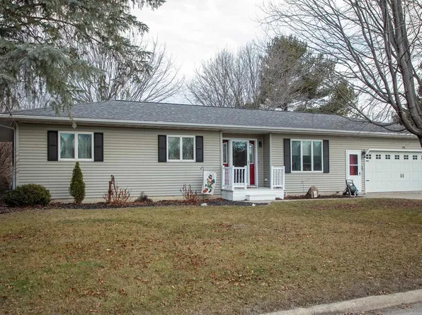 201 N Ely St, Clarksville, IA 50619