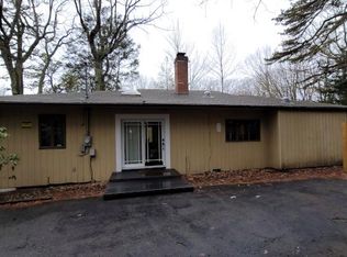 315 Goldfinch Pl, Mount Pocono, PA 18344