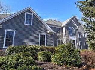 27 Obtuse Rocks Rd, Brookfield, CT 06804