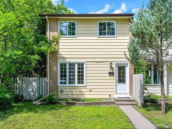939 Greenbriar Ave, Ottawa, ON K2C 0J8