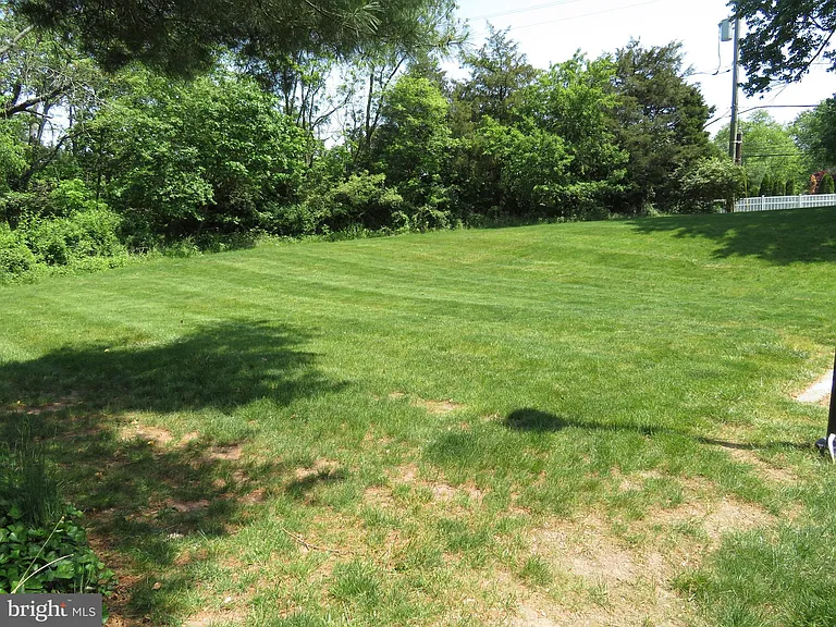 126 Berwick Pl #23B — Photo 23