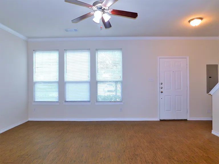 5404 Dolores Pl — Photo 4