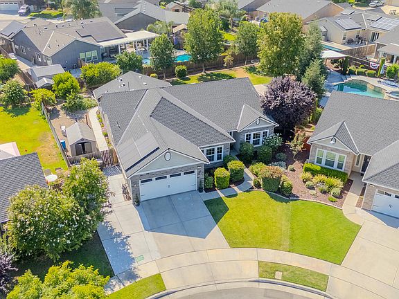 2nd image of 433 Villa Cove Court