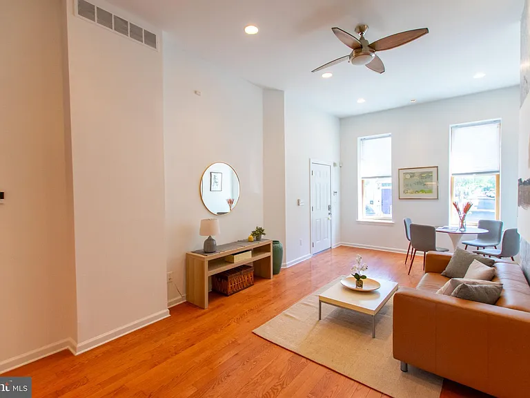 1921 Poplar St #1 — Photo 3