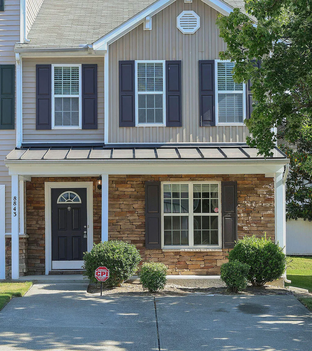 3 bed, 2.5 bath, $1,925 — Photo 2