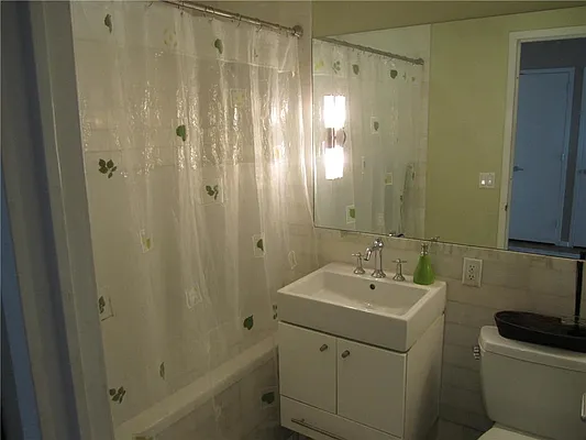 Sold by R New York | media 12