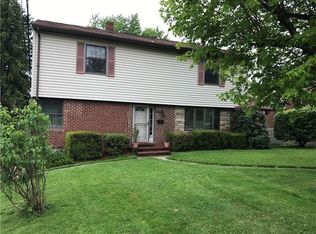 3032 Fairway Dr, New Kensington, PA 15068