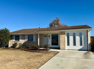 637 Clinebrook Dr, Gretna, LA 70056