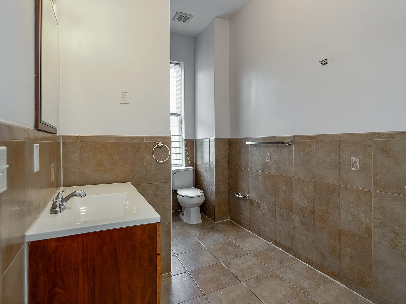 3 bed, 1500 sqft, $3,000 — Photo 2