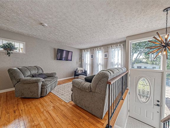 2nd image of 4437 Helmar Dr