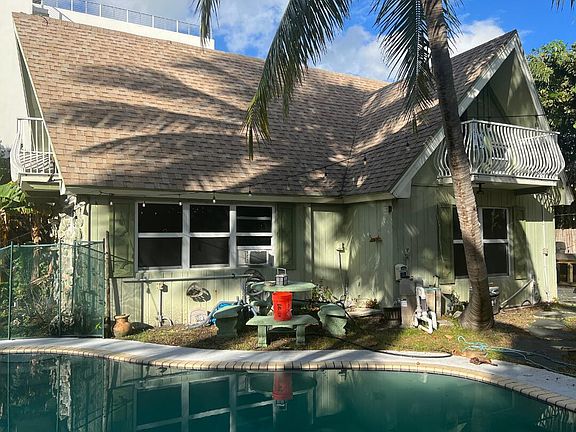 4th image of 512 NE 20th Ave