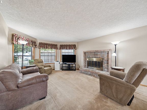 5th image of 3502 NE 151st Ct