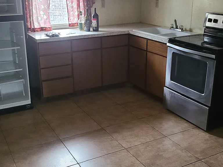 382 N Birch St #1 — Photo 3