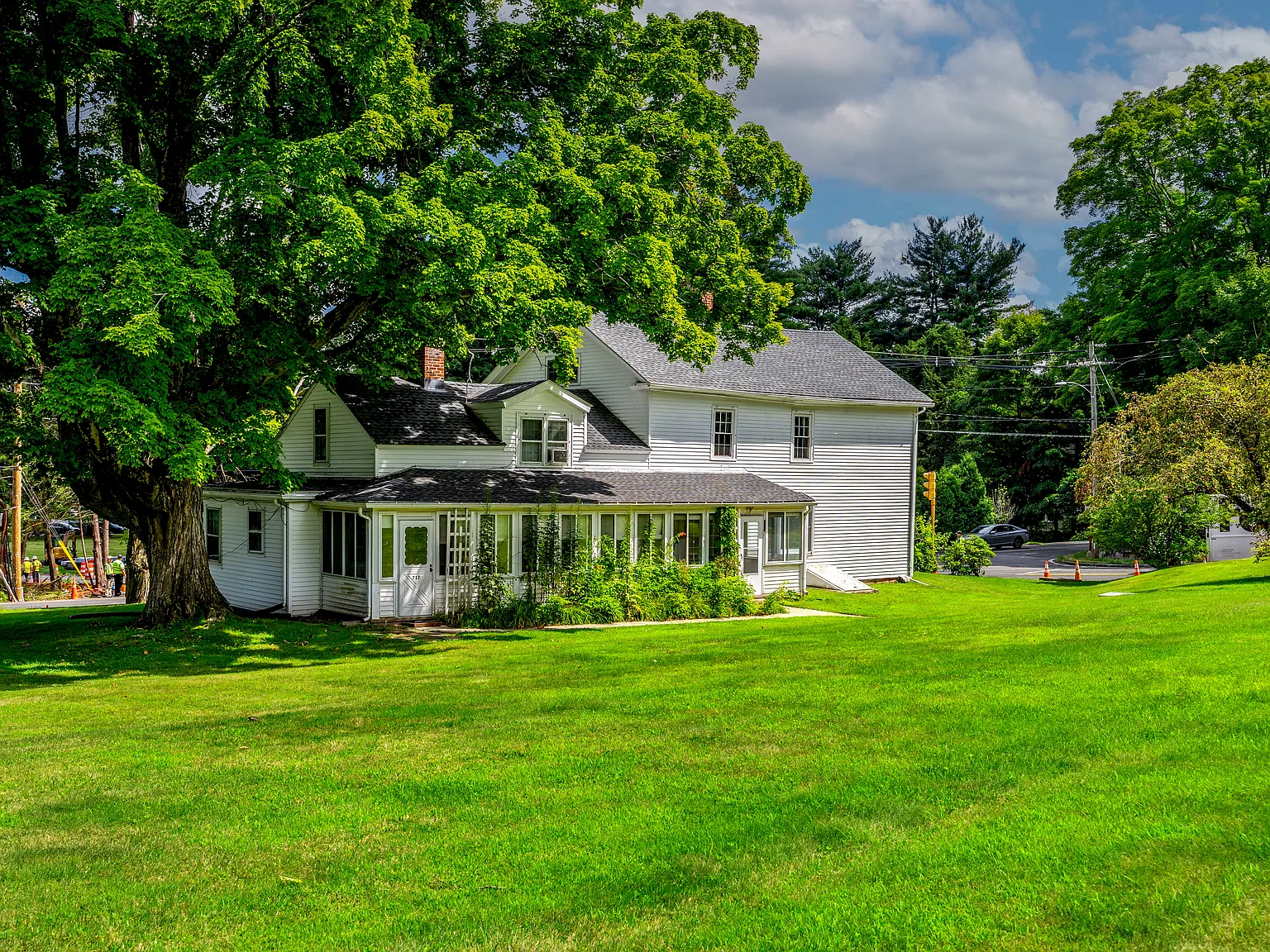 3 bed, 1.5 bath, $2,500 — Photo 3