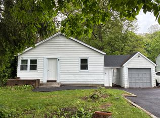 11 Kelsey Ave, Huntington Station, NY 11746