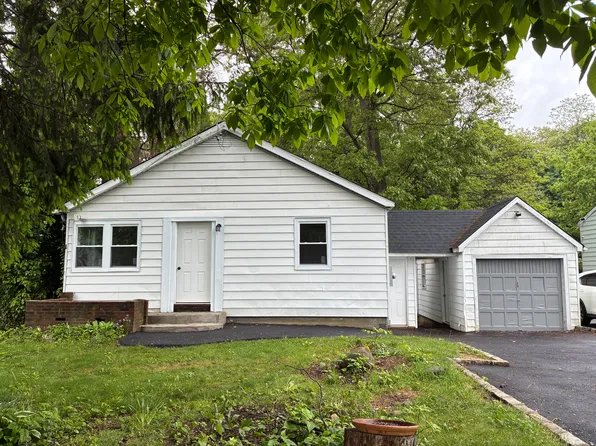 11 Kelsey Ave, Huntington Station, NY 11746