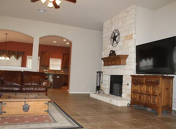 2nd image of 2211 Settlers Park Loop