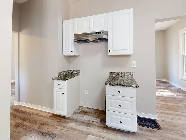 982 Collinwood Ave — Photo 9