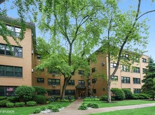 444 Washington Blvd APT 101, Oak Park, IL 60302