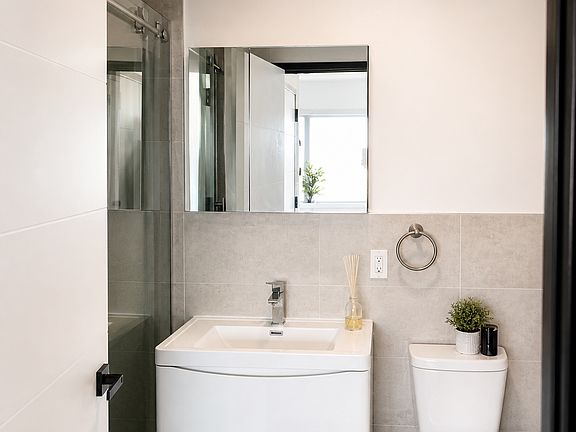 4th image of 2733 E 12th St #3B