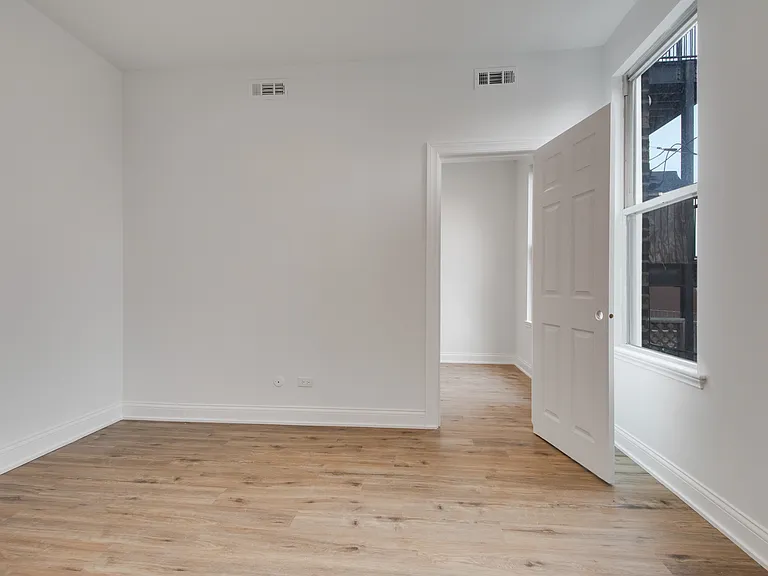 2029 N Damen Ave #2FR — Photo 9